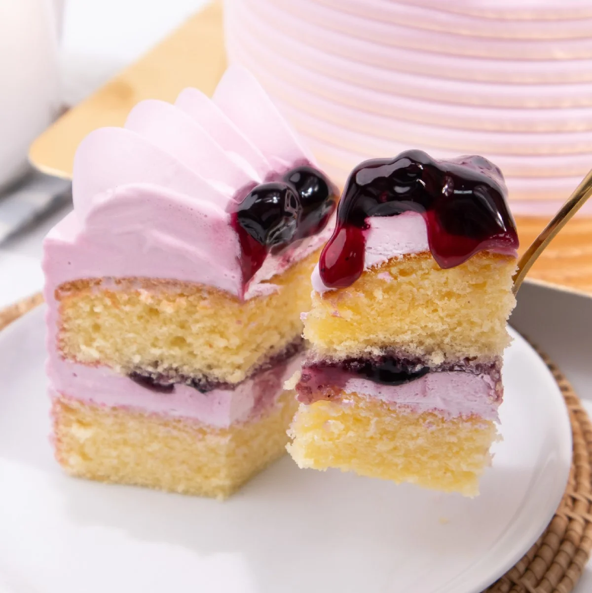 Blueberry Bloom Cake - Image 3