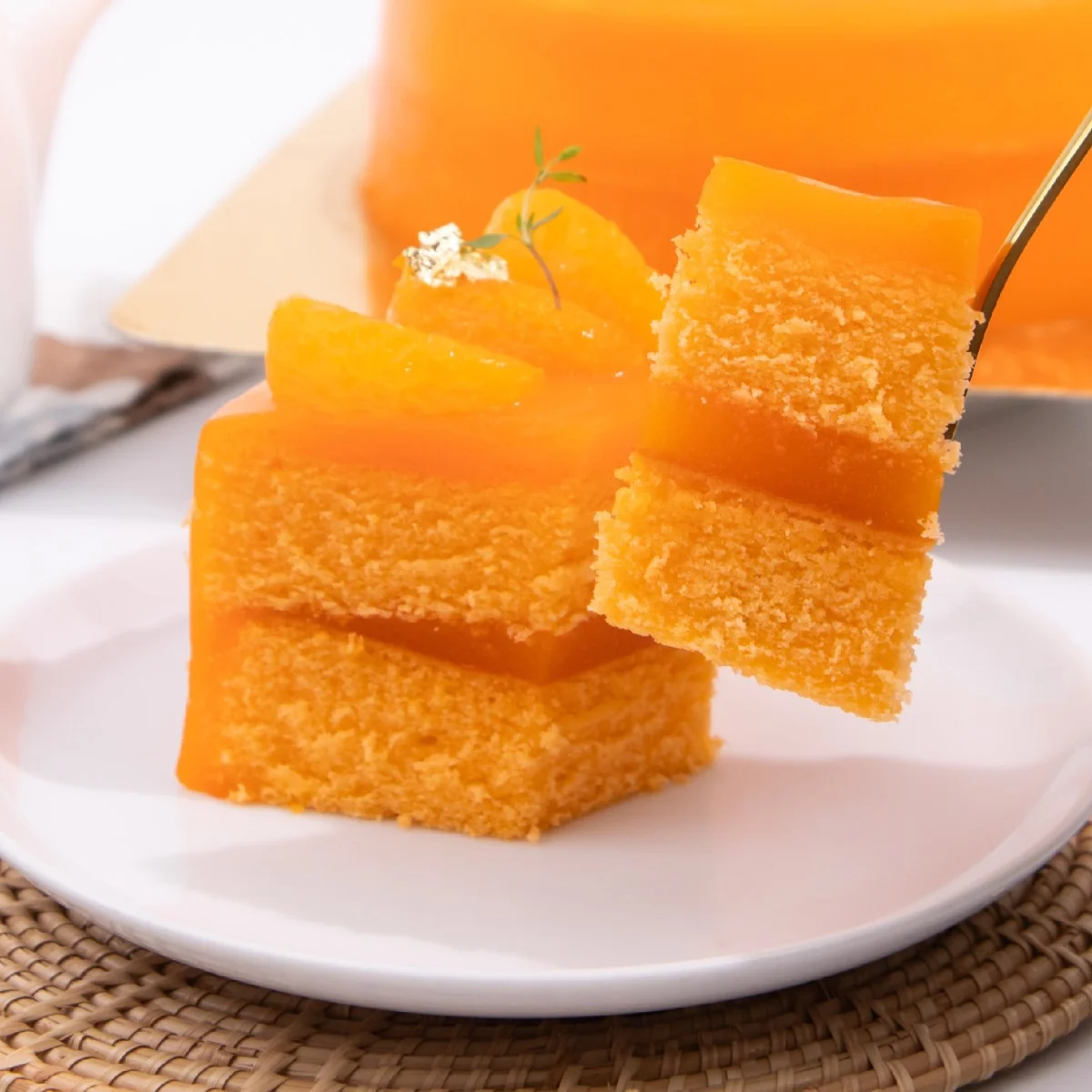 Golden Mandarin Cake - Image 3