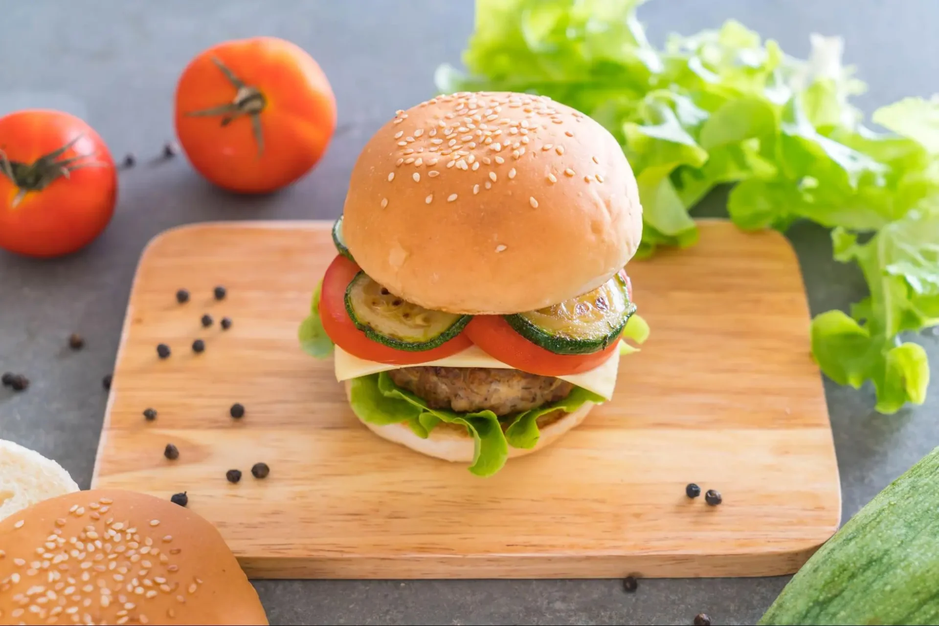 สูตรเบอร์เกอร์หมูด้วย Classic Burger Bun